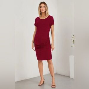 Small Show Ruched Bodycon Maternity Dress in Wine